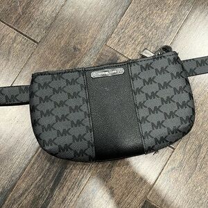 Micheal Kors belt bag NWOT